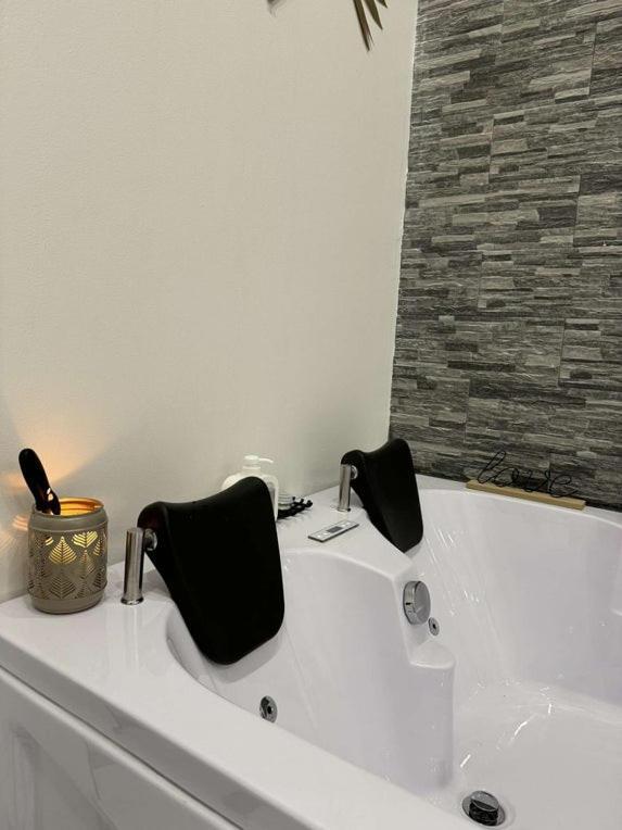 Gold By L Amaryllis I Jacuzzi & Sauna Prive I Centre Arrivee Autonome Apartment