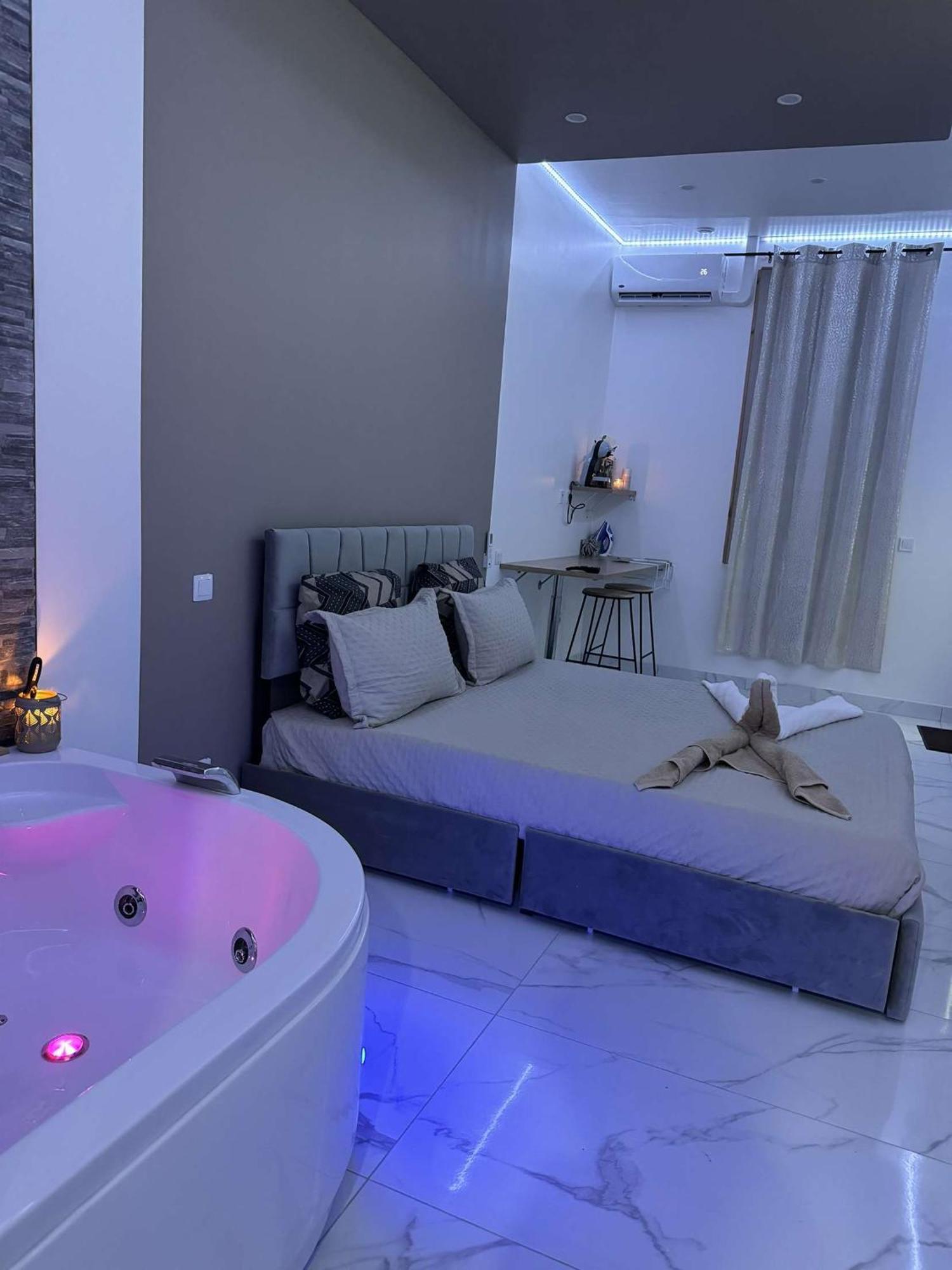 Apartment Gold By L Amaryllis I Jacuzzi & Sauna Prive I Centre Arrivee Autonome *